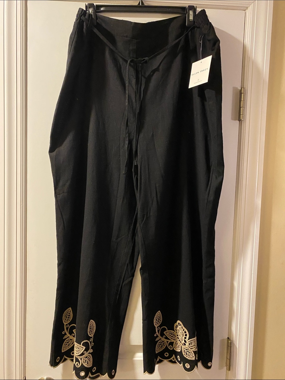 Ellen Tracy Linen Blend Stretch Waistband Waist Beautiful Embroidered Pants NWT